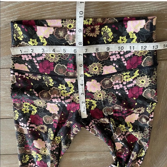 Lululemon Leggings Wunder Under Fluorolace Multi Color Size 6 Floral Flower - Picture 5 of 6